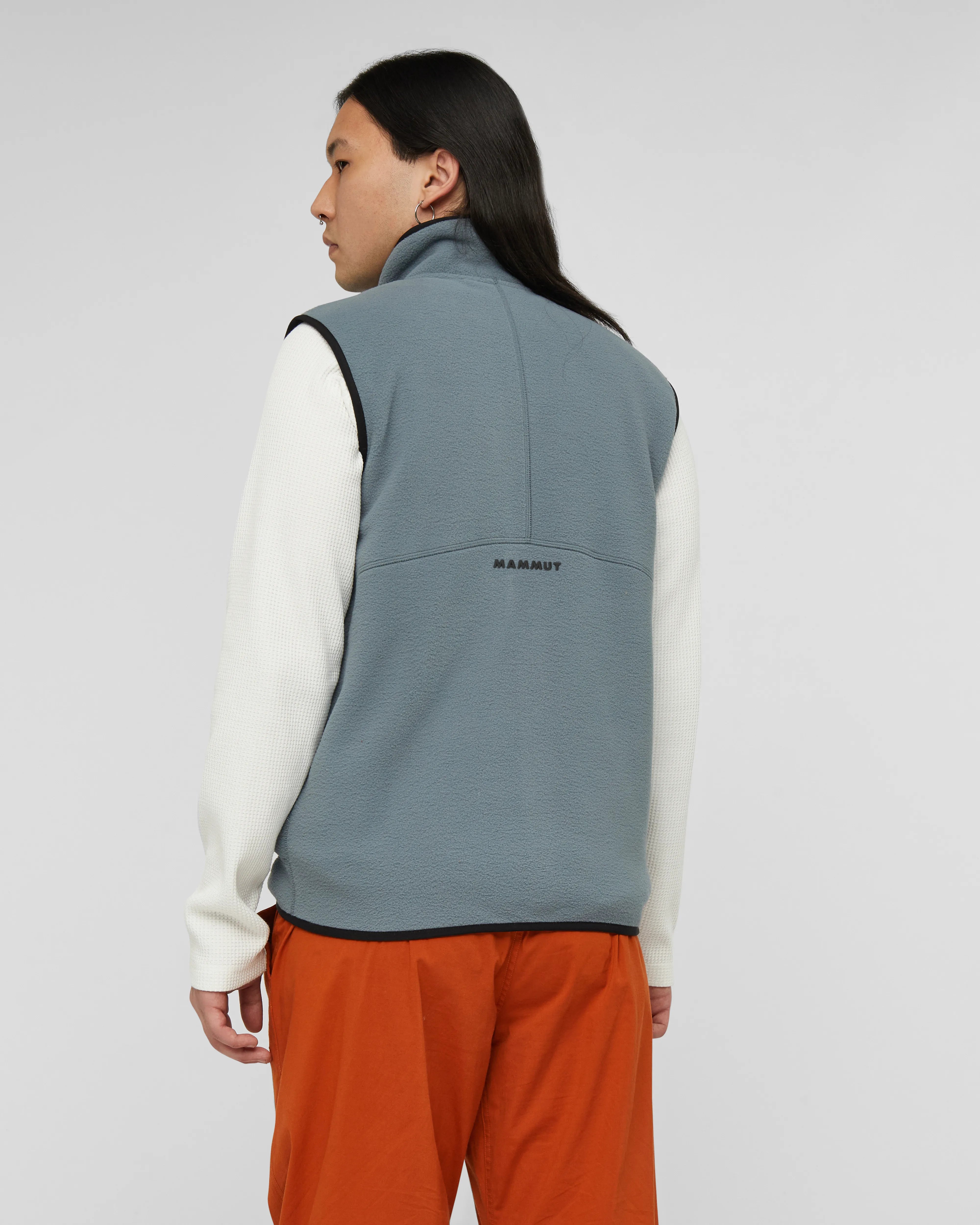 strata-black