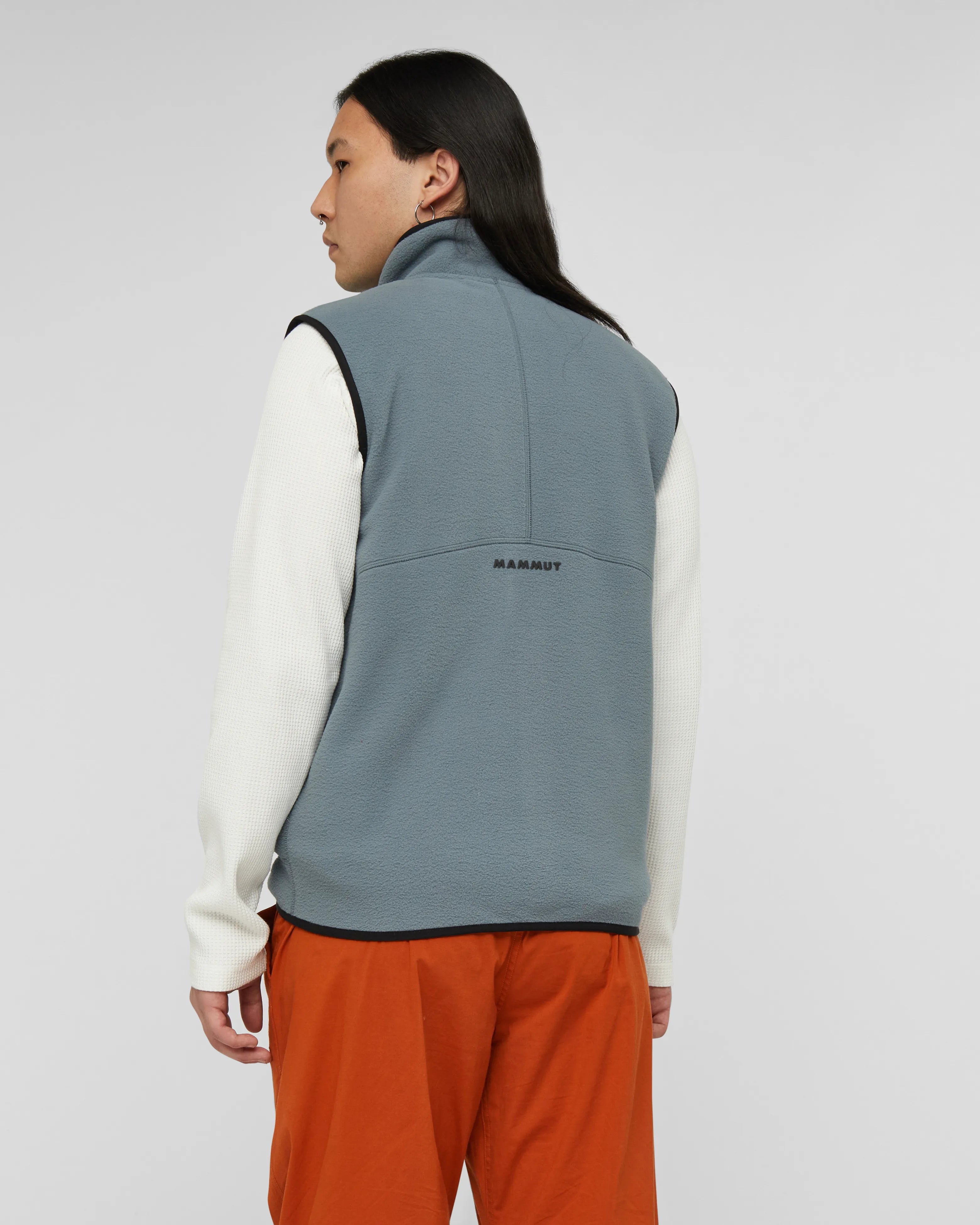 strata-black