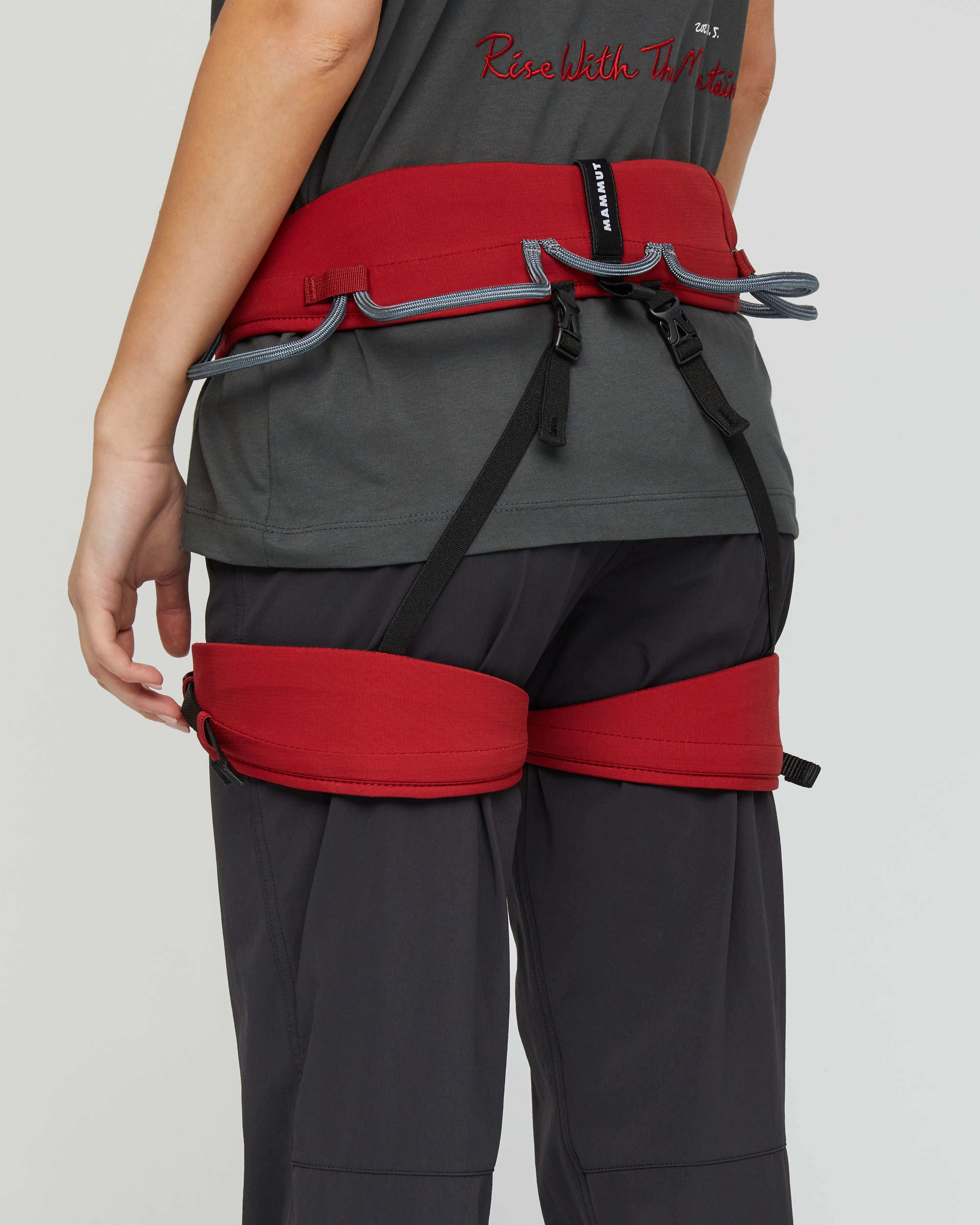 dark mammut red-strata