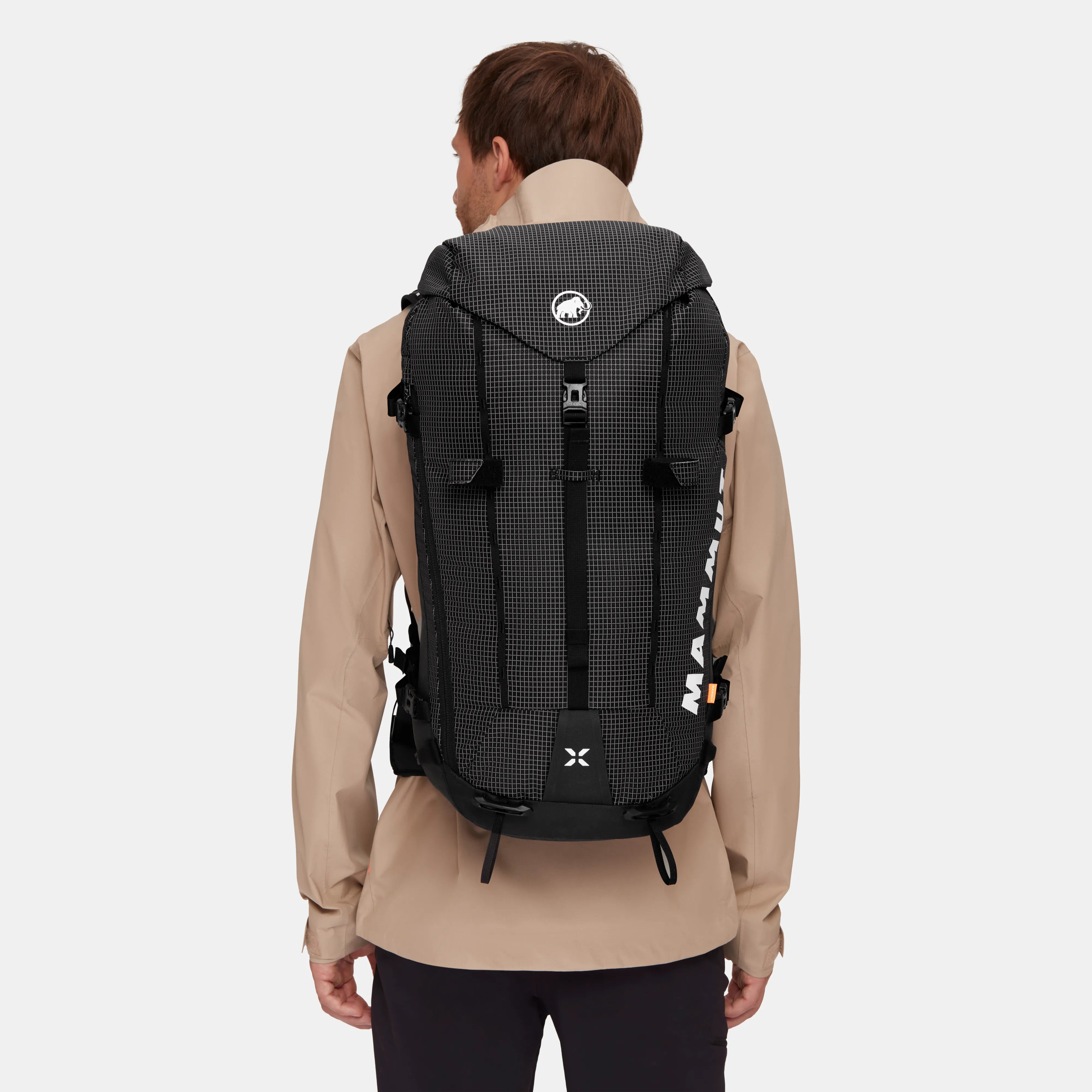38 L
