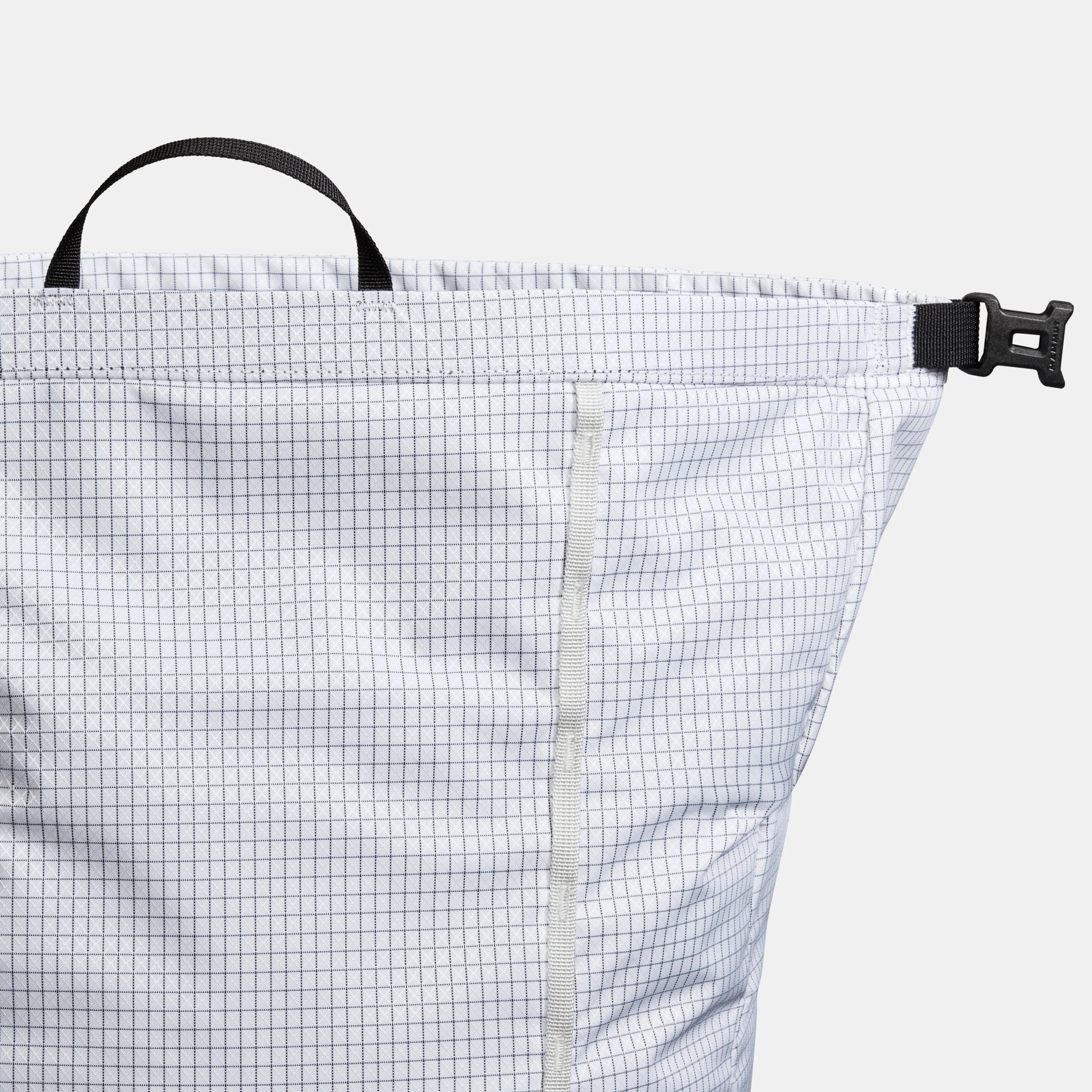 38 L