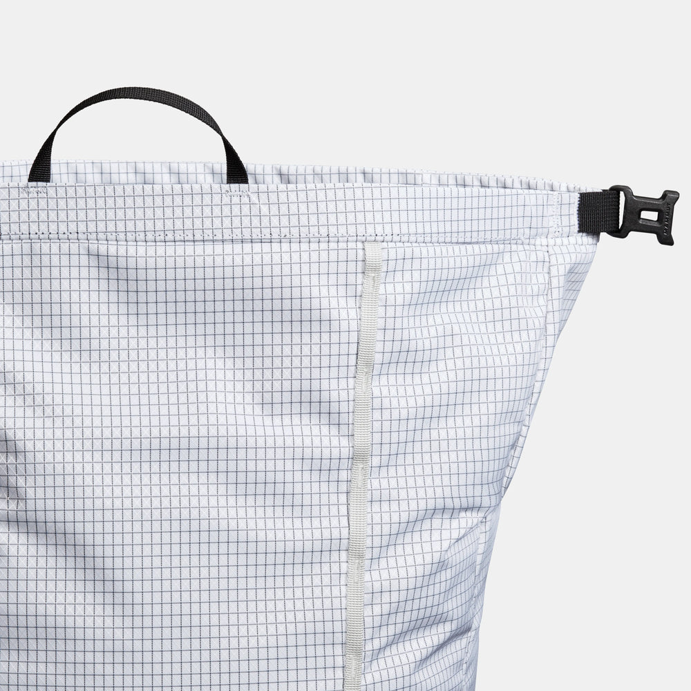 38 L
