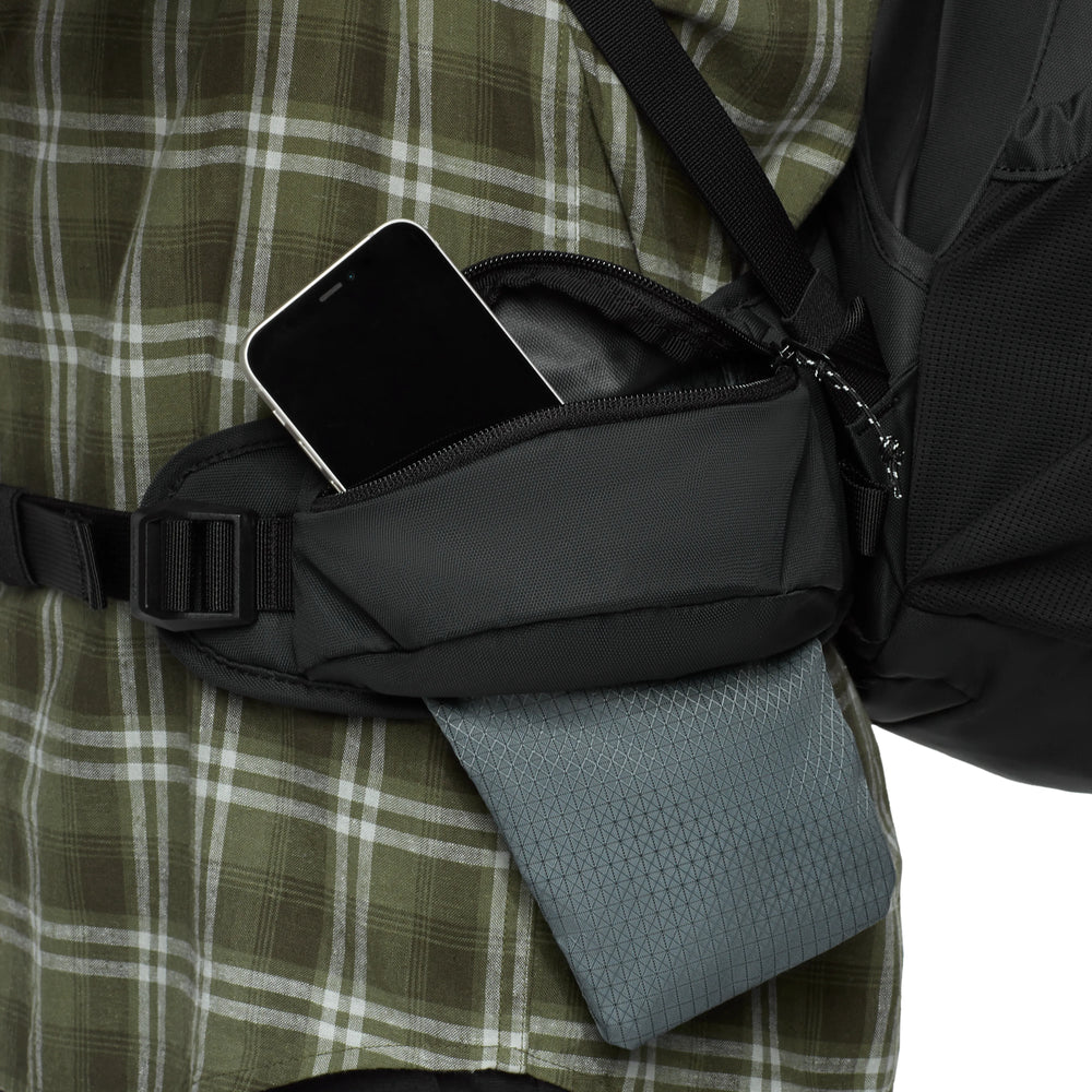 strata-black