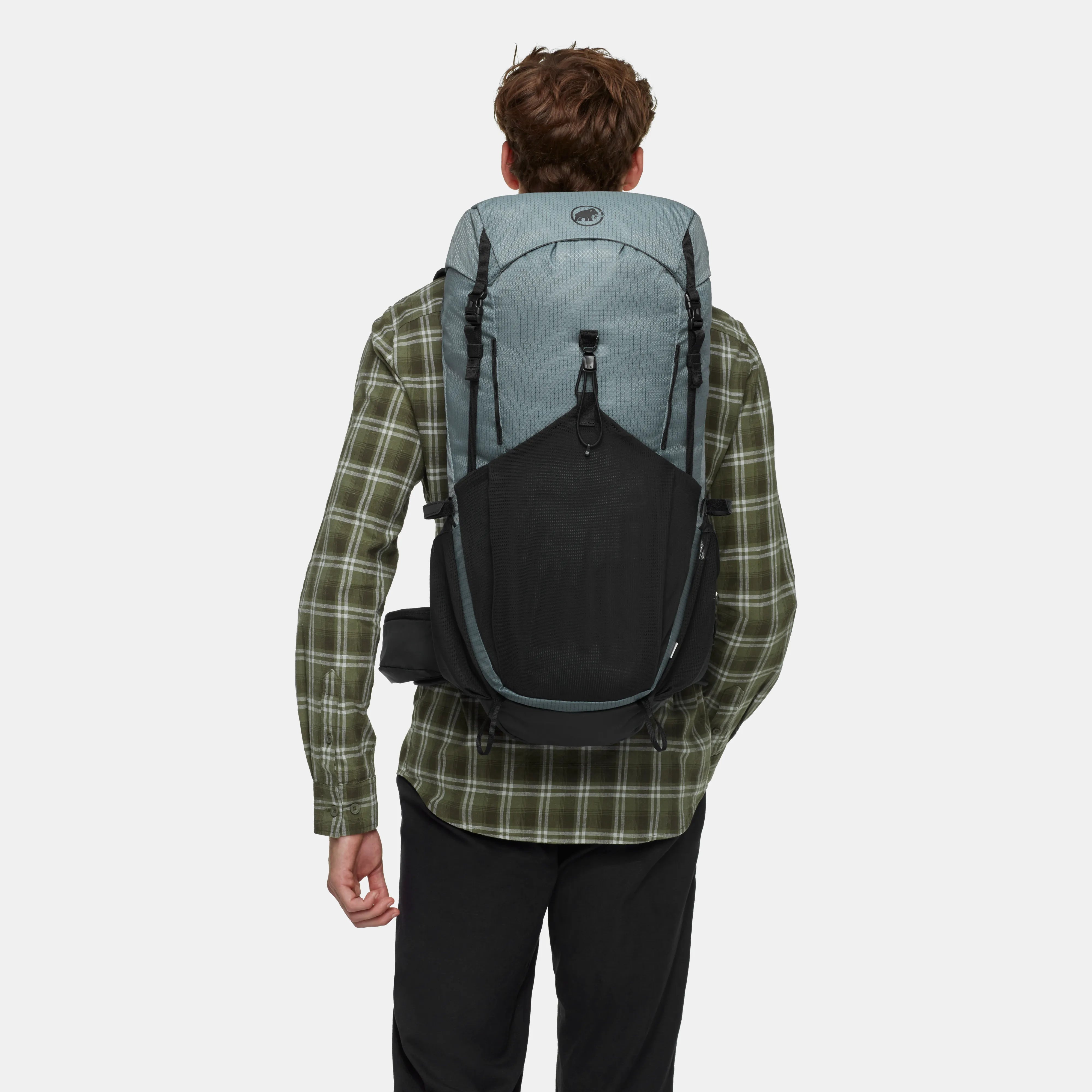 strata-black