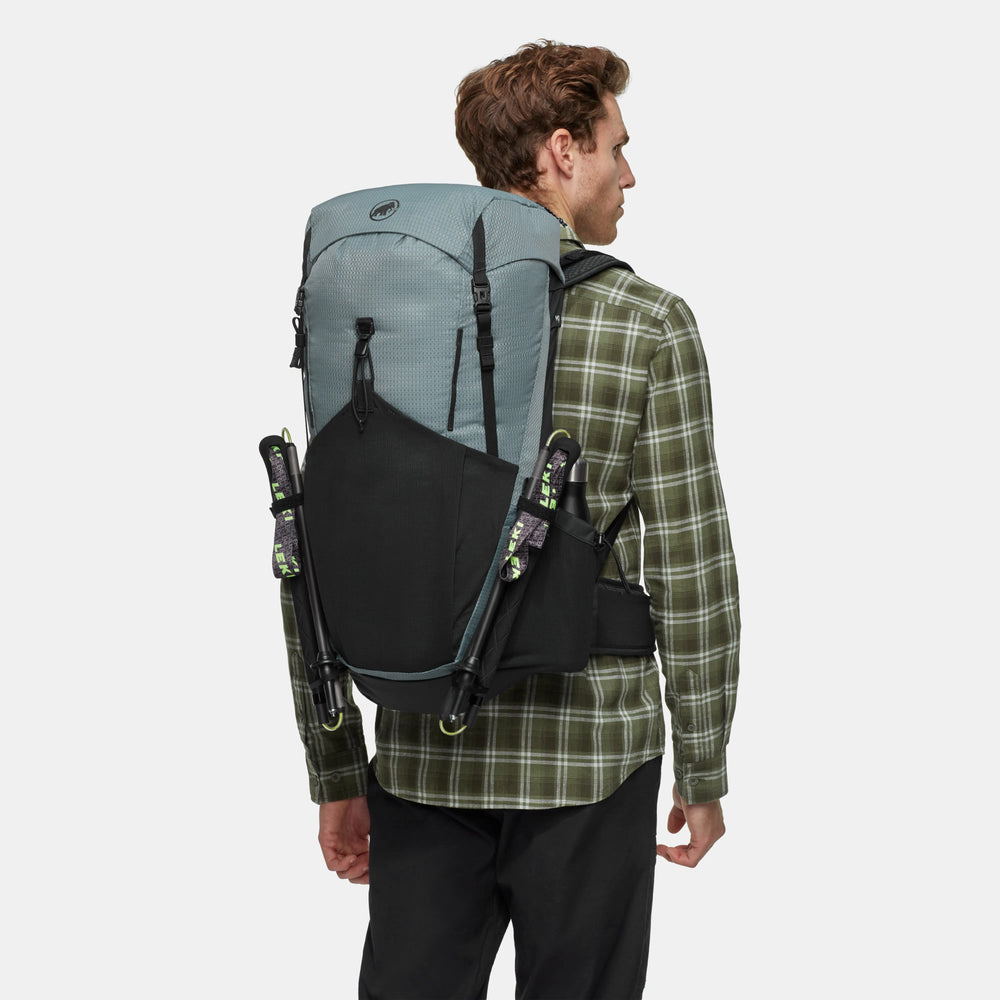 strata-black