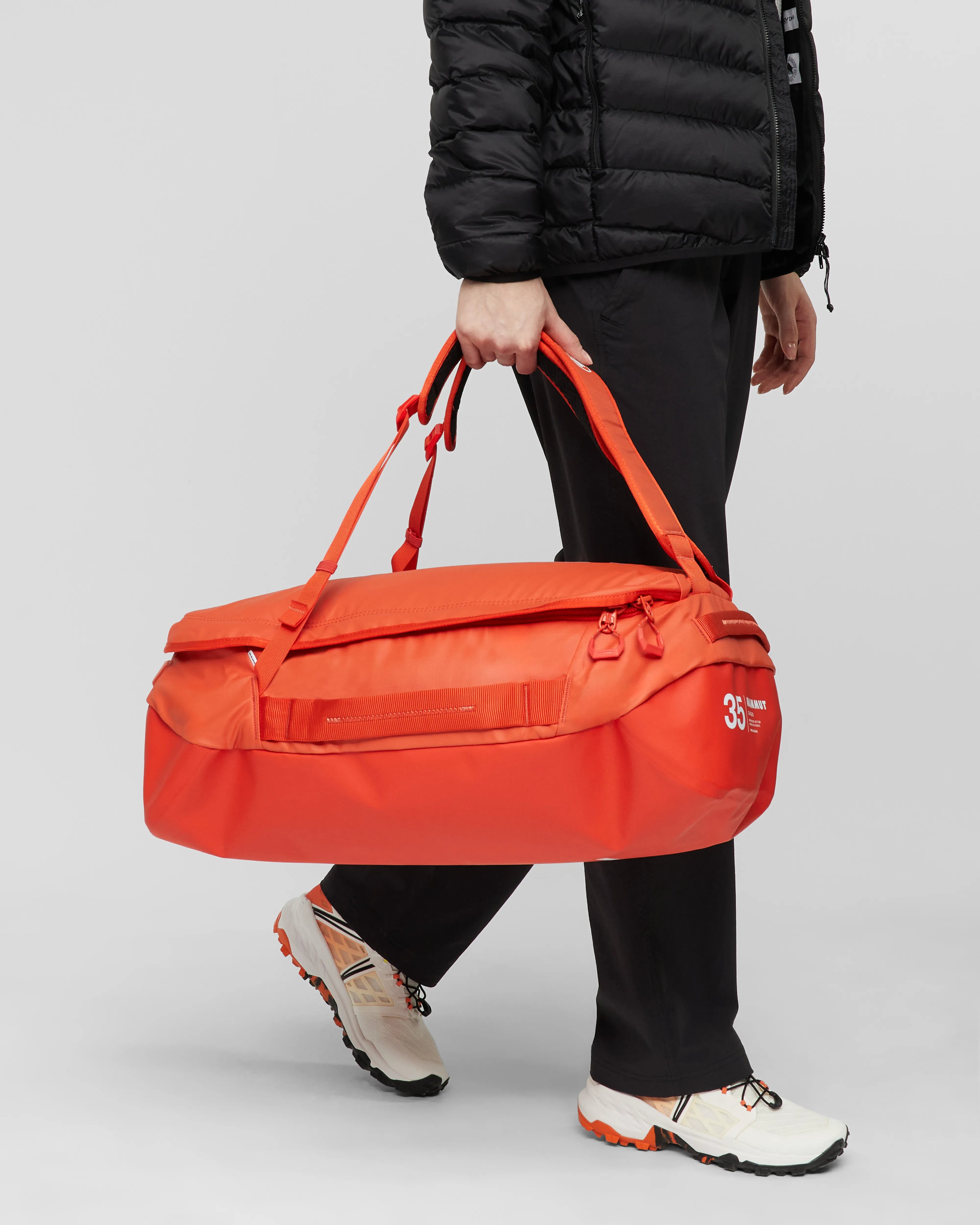 35 L